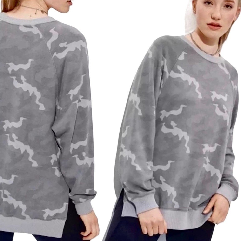 American Eagle Jegging Fit Camo Oversized Pullover Sweatshirt Size XS - Picture 1 of 7